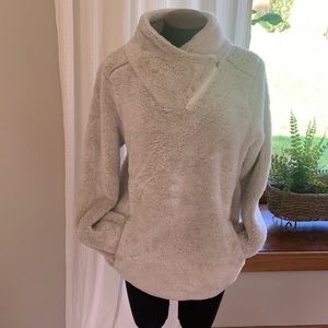 Plush pull-on jacket. Size Large.